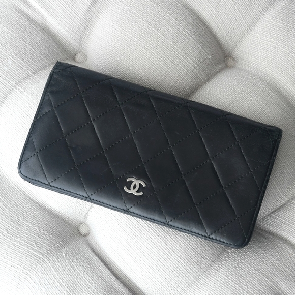 CHANEL Handbags - SOLD🥀 Authentic CHANEL Lambskin Quilted Yen Wallet in Black ~ Room For iPhones